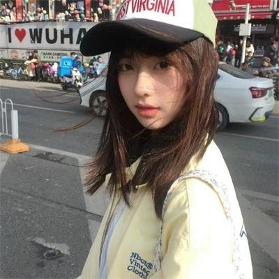 这个警察不太冷